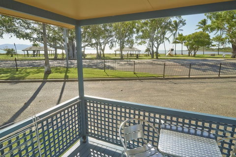 BIG4 Rowes Bay Beachfront Holiday Park - Accommodation Cooktown 2