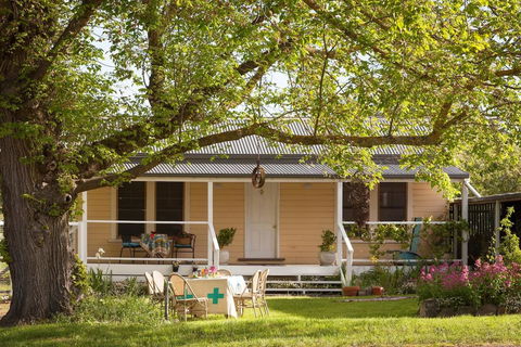 Bird House - Accommodation Cooktown 0
