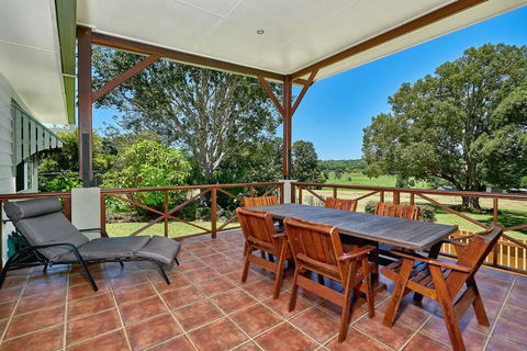 Birds 'n' Bloom Cottages - Accommodation Cooktown 1