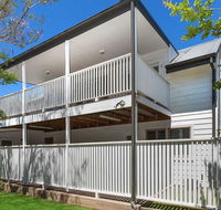 Blake Loft on Manning - 500 metres to two beaches