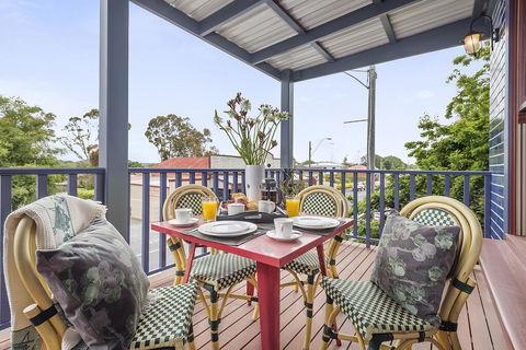 Blue Rosella On Piper - Accommodation Cooktown 3