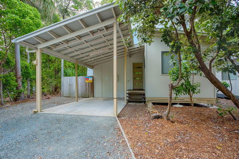 Bluewater 1 - Rainbow Shores, Amazing Location, Easy Walk To Beach, Pool, Aircon, Outdoor Spa - Accommodation Cooktown 2