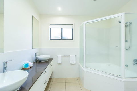 Bluewater 1 Rainbow Shores - Accommodation Cooktown 3