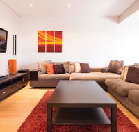 Bold modern 1 bed 10 mins from the city - Accommodation Cooktown