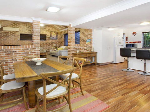 Bombo Blue - Pet Friendly Townhouse - Accommodation Cooktown 1