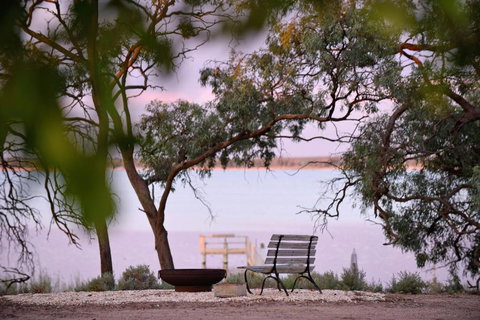The Jetty Hut - Lake Frontage Barmera Riverland - Accommodation Cooktown 0