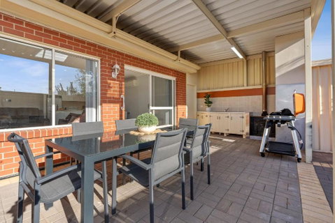 The Shamrock House A - Accommodation Cooktown 1