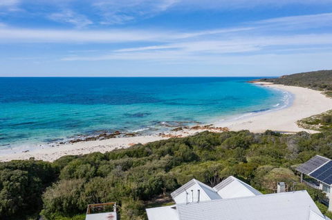 WATERFRONT - Accommodation Cooktown 3