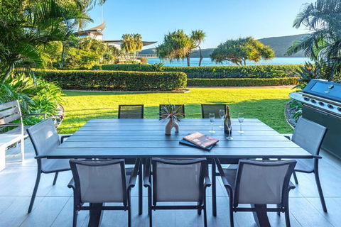 Yacht Club Villa 6 On Hamilton Island - Oceanviews, 2 X Buggies & Valet Service - Accommodation Cooktown 1