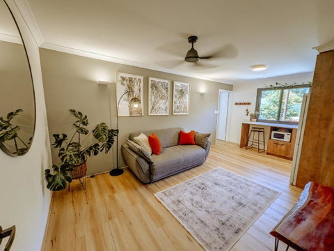 Welcome To Vineside - Accommodation Cooktown 3