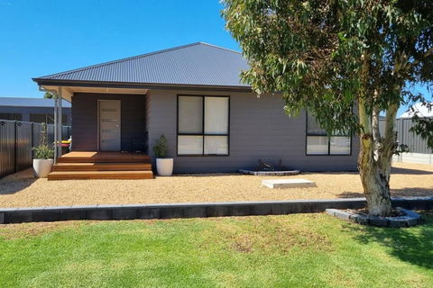 Wellington Marina70 - Accommodation Cooktown 1