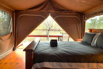 Wild Nature Lodge, Mareeba Wetlands with Accommodation Cooktown