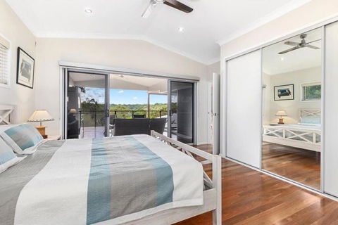 AVALON 5 STAR LUX 4 Bedroom Home Kingfisher Bay Fraser Island 8 GUEST - Accommodation Cooktown 4