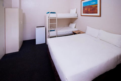 Outback Lodge - Accommodation Cooktown 2