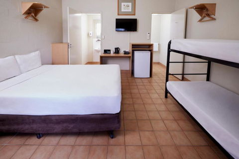Outback Lodge - Accommodation Cooktown 1