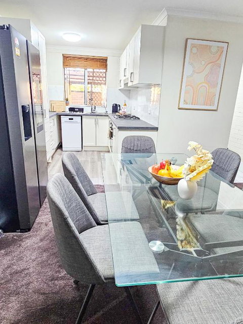 Queen Of The Desert Villa Secure & Gated 2 Bdrm Home - Accommodation Cooktown 0