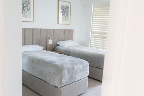 Yacht Harbour Tower 6 - Free Buggy Included - Accommodation Cooktown 3