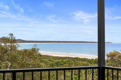 YARABIN - Luxury Home With Ocean Views - Accommodation Cooktown 1
