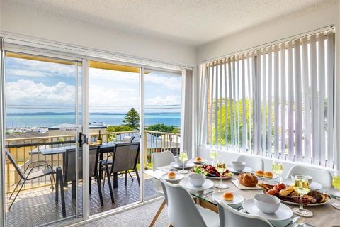 Yarramundi, 6,47 Magnus St - Unit In Nelson Bay With Stunning Water Views, Air Con, Wifi, Linen And Bed Making - Accommodation Cooktown 1