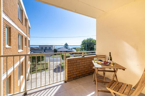 Yarramundi, 7-47 Magnus St - Spectacular Views In The Heart Of Nelson Bay - Accommodation Cooktown 1