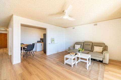 Yarramundi, 7-47 Magnus St - Spectacular Views In The Heart Of Nelson Bay - Accommodation Cooktown 3