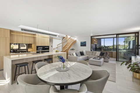 YAWA1B - Bellevue Hill Penthouse - Accommodation Cooktown 0