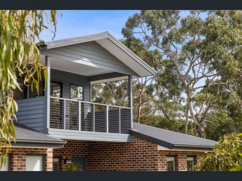 Yellow Gum Family Retreat - With Heaps Of Room For A Boat! - Accommodation Cooktown 1