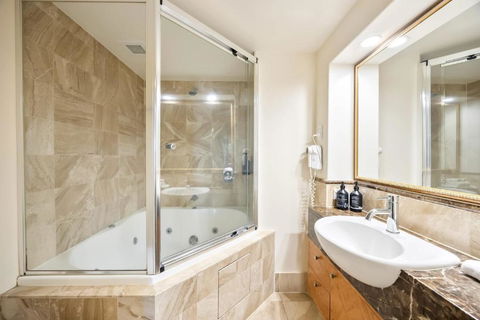 ZANZ205- Exclusive Outdoor Spa With Ocean Glimpses - Accommodation Cooktown 3