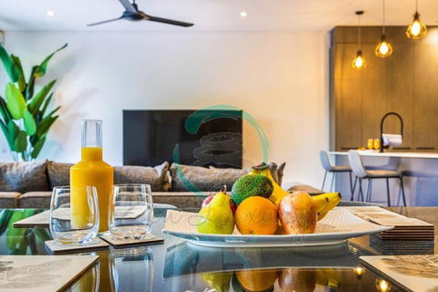 ZEN ARCTIC Luxury 2-Story T/House + Pool & Markets - Accommodation Cooktown 3
