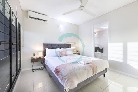 Zen On Stuart: 3-BR Penthouse Pad + Pool + BBQ - Accommodation Cooktown 1