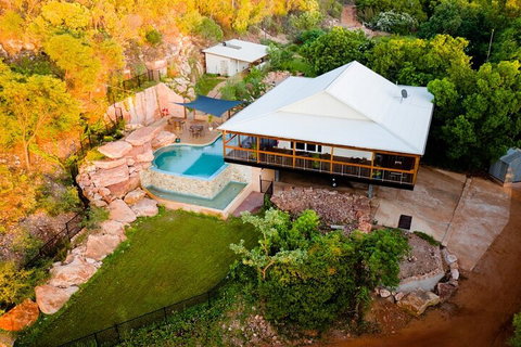 Giant Tides Tour - Cygnet Bay Pearl Farm - Accommodation Cooktown 5