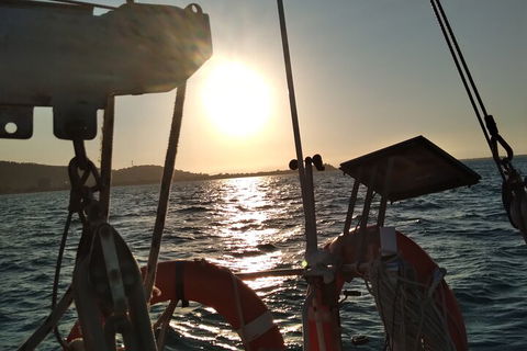Townsville Private Hire Sunset Sail Sailing Cruise Boat Tour Charter Experience - Accommodation Cooktown 4
