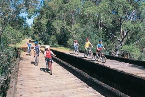 Perth Hills - Wildlife, Art & Gastronomy - Accommodation Cooktown 2